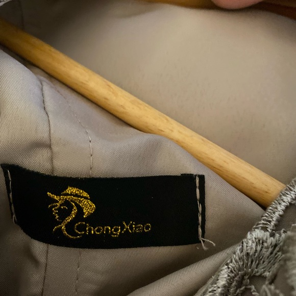 Woman’s formal dress worn once great condition size 10/12 taupe color - Picture 11 of 15